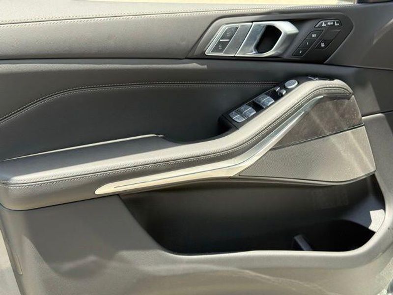 New 2027 BMW X7 xDrive40iImage 15