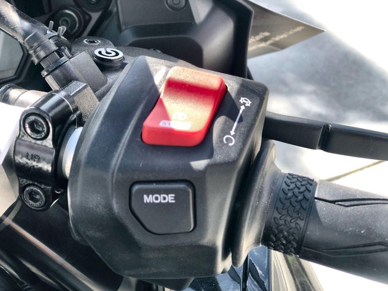 Used 2026 Yamaha YZF-R7 CA Image 10