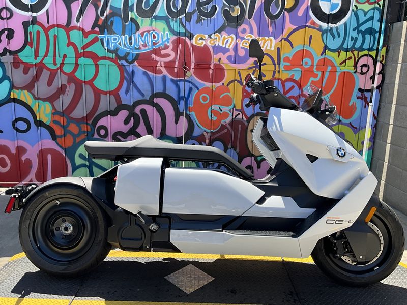 2023 BMW CE04 in a LIGHT WHITE exterior color. BMW Motorcycles of Modesto 209-524-2955 bmwmotorcyclesofmodesto.com 