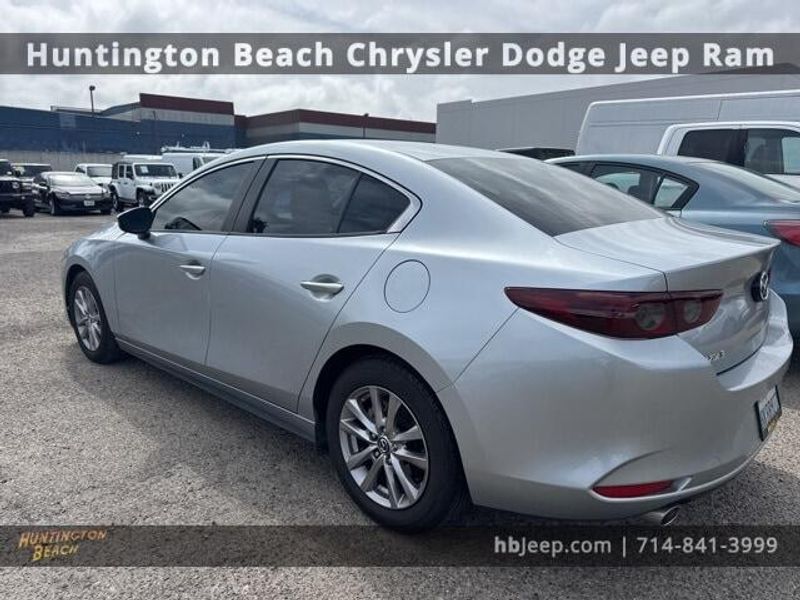 2019 Mazda Mazda3 BaseImage 5
