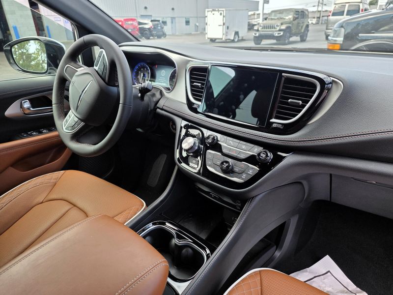 Used 2026 Chrysler Pacifica Pinnacle