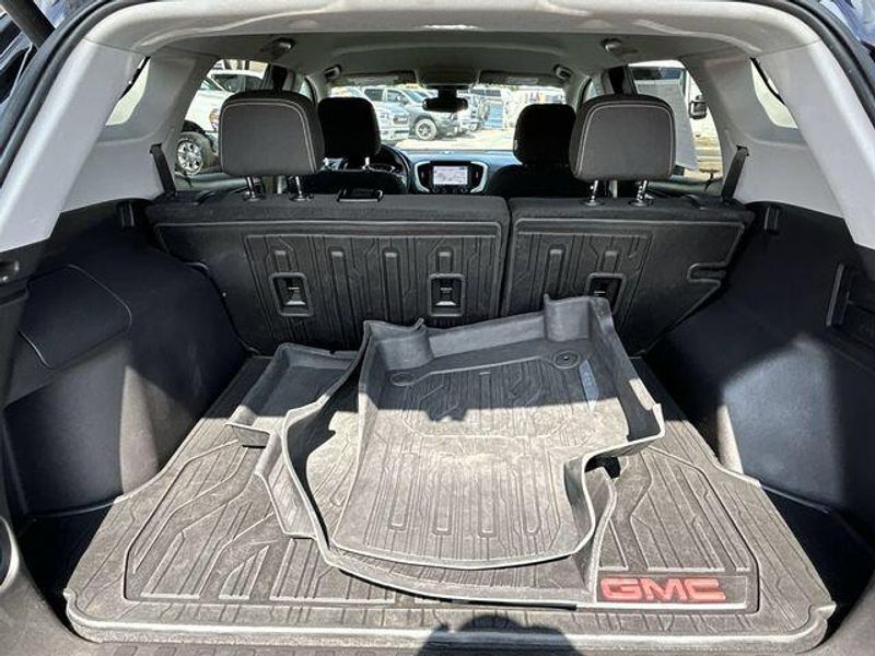 Used 2022 GMC Terrain SLEImage 15