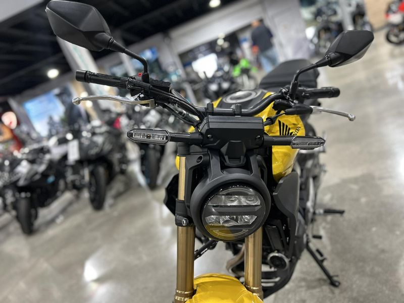 New 2025 Honda CB300R ABS Image 11