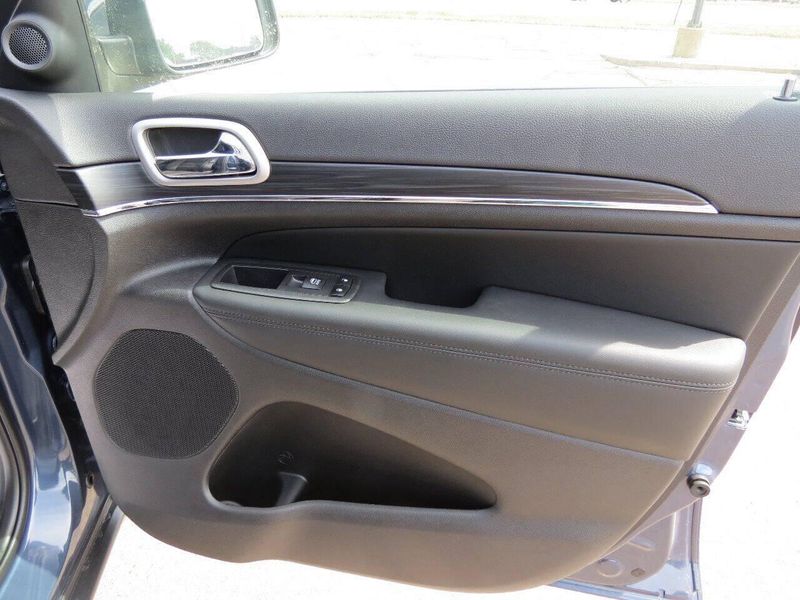 Used 2020 Jeep Grand Cherokee Limited 4x4 4dr SUVImage 21