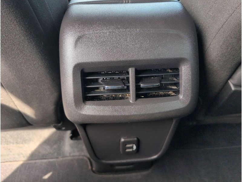 Used 2024 GMC Terrain SLEImage 34