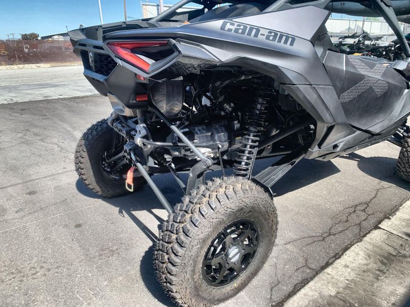 New 2025 Can-Am MAVERICK R X 999T DCT Image 13
