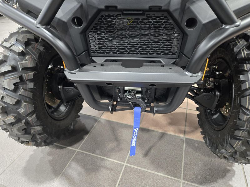 New 2025 Polaris SPORTSMAN 570 TRAIL ONYX BLACK Image 9