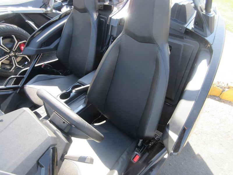 NEW 2026 POLARIS SLINGSHOT S AUTODRIVE Image 21