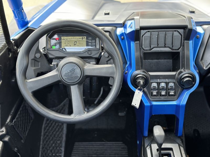 2023 Honda TALON 1000R FOX LIVE VALVE in a MATTE NAVY BLUE exterior color. Cross Country Powersports 732-491-2900 crosscountrypowersports.com 
