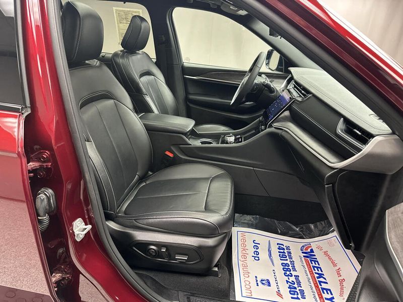 Used 2025 Jeep Grand Cherokee L LimitedImage 28