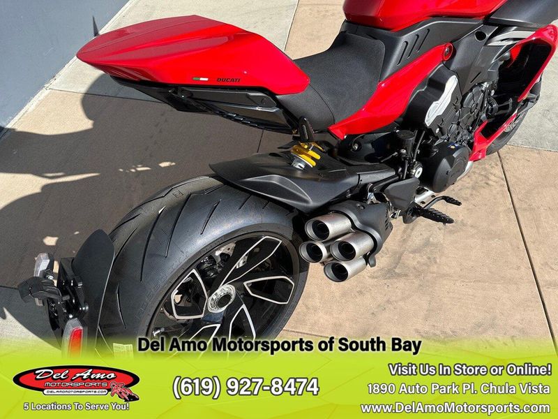 2024 Ducati DIAVEL V4  in a RED exterior color. Del Amo Motorsports of South Bay (619) 547-1937 delamomotorsports.com 