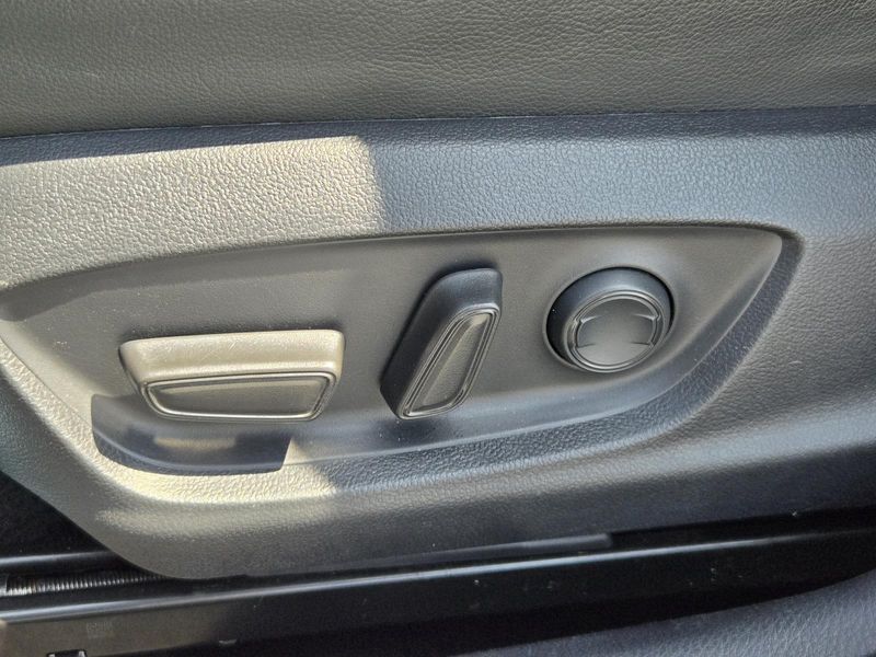 Used 2023 Toyota Camry SE Auto (Natl)