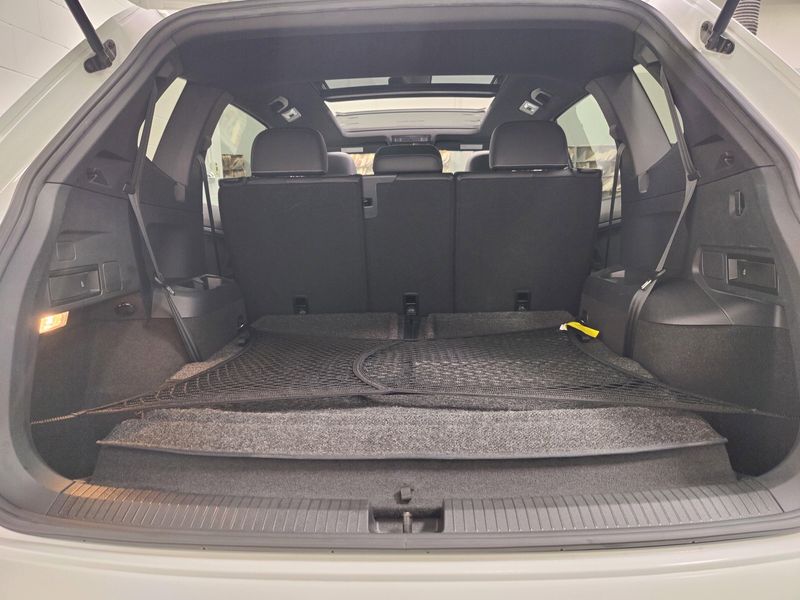 Used 2021 Volkswagen Tiguan SE AWD R-Line Black w/SunroofImage 14