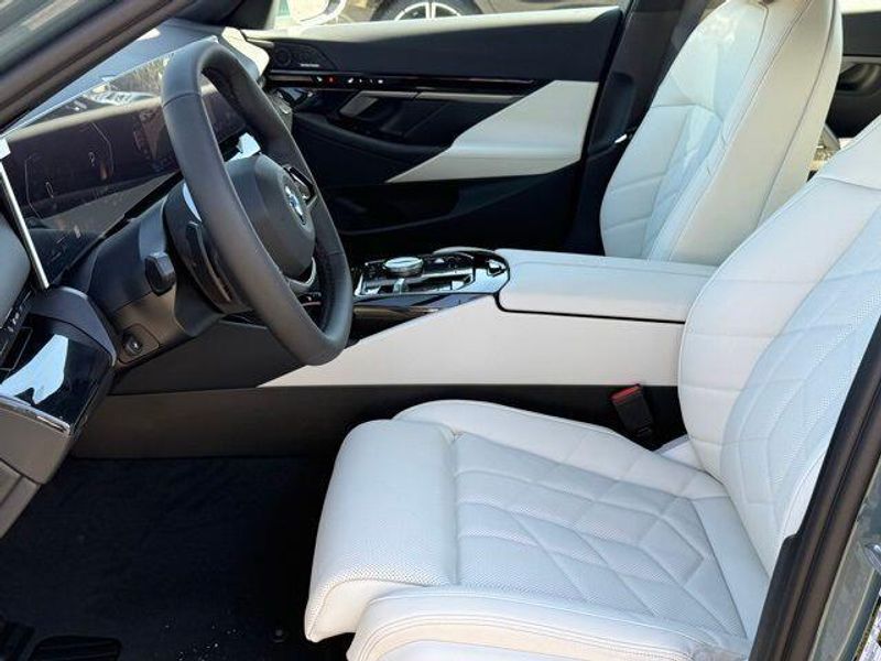 New 2026 BMW 5 Series 530iImage 17