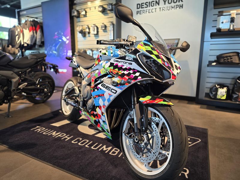 2025 Triumph DAYTONA 660 
