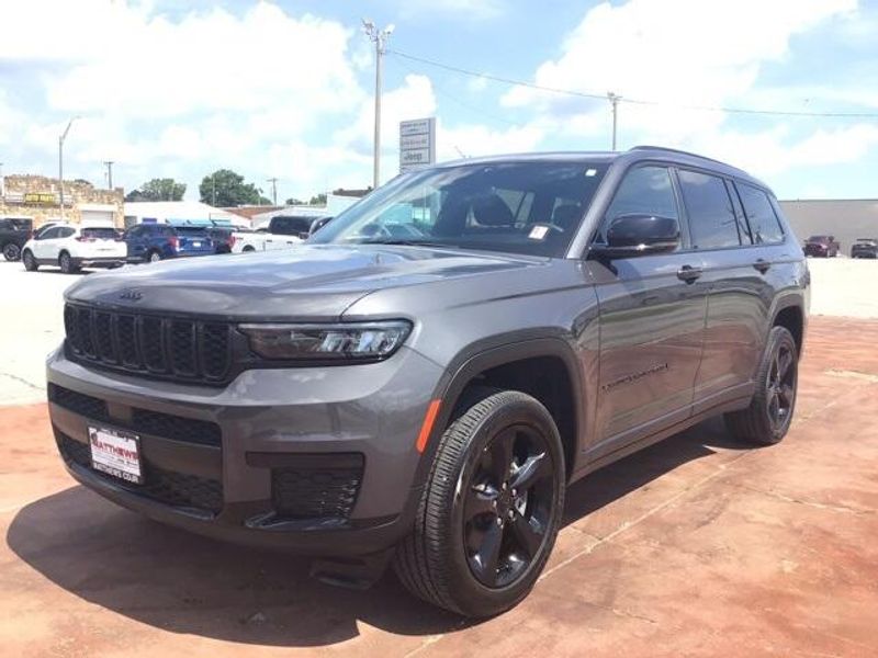 Used 2023 Jeep Grand Cherokee L AltitudeImage 1