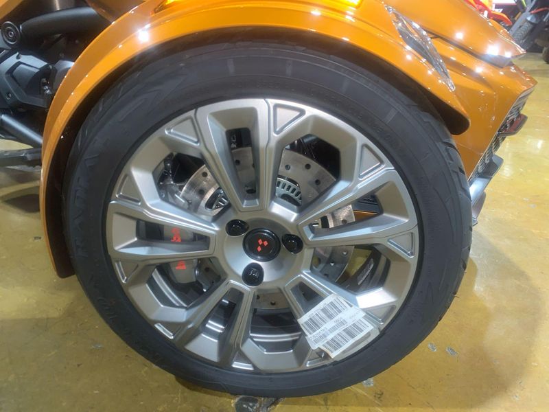 New 2024 Can-Am SPYDER F3 LIMITED SPECIAL SERIES (SE6) Image 13