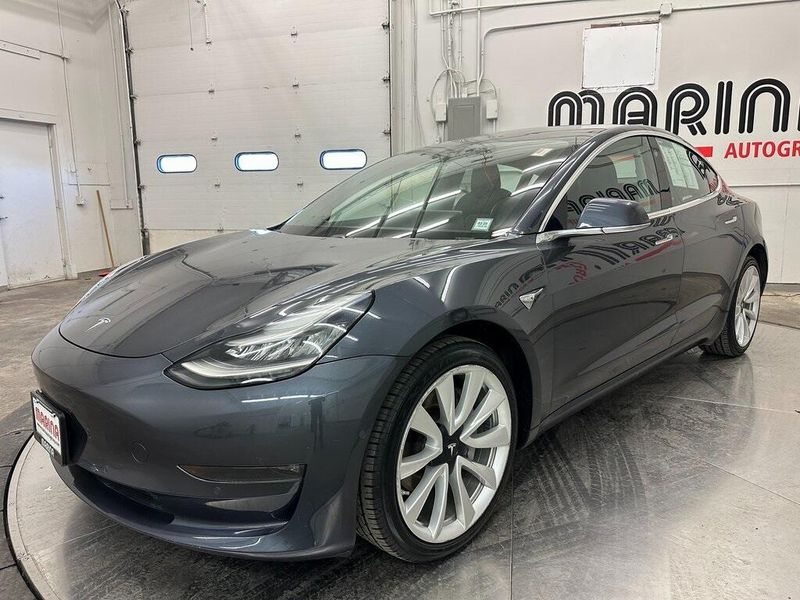 2018 Tesla Model 3 Long RangeImage 11