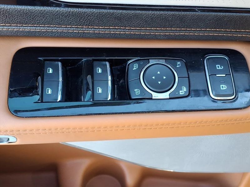 Used 2023 Lincoln Aviator Black LabelImage 13