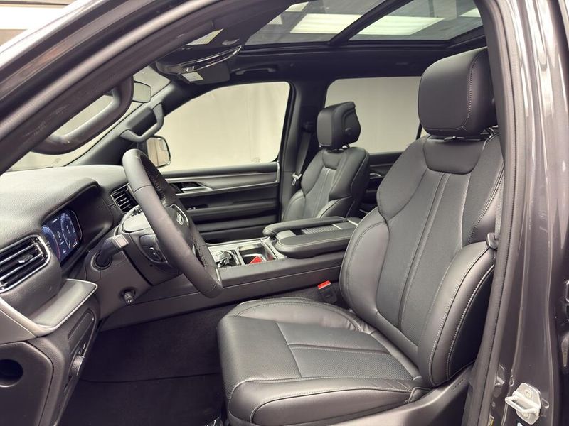 2026 Jeep Grand Wagoneer 4x4Image 7