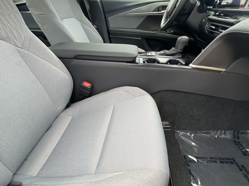2025 Toyota Camry LEImage 10
