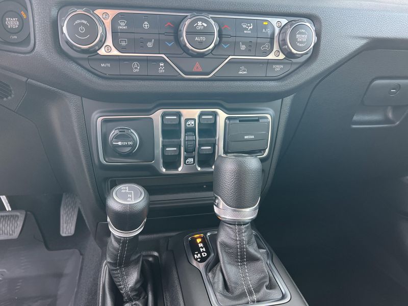 New 2026 Jeep Wrangler 4-door Sport SImage 21