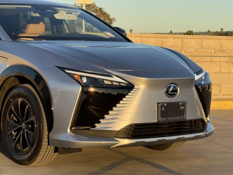 New 2026 Lexus RZ 350eImage 3