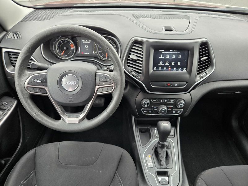 Used 2021 Jeep Cherokee Latitude FWD