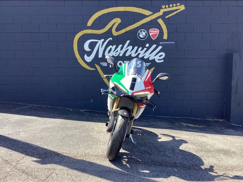 New 2025 Ducati Panigale V4 