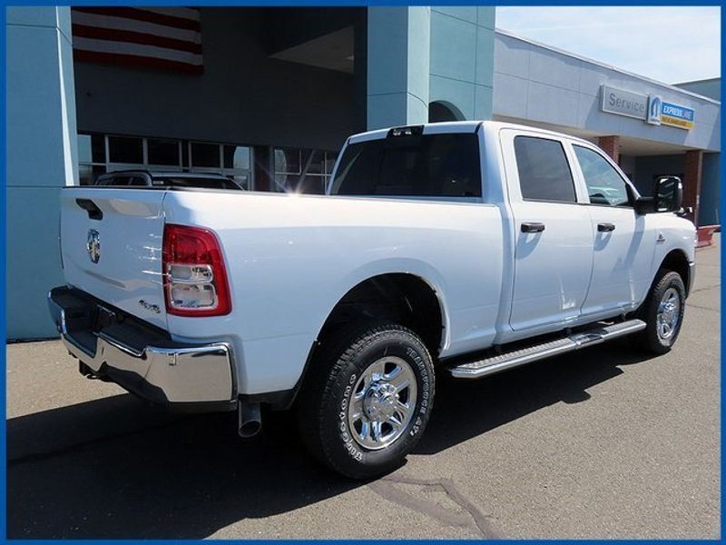 2024 RAM 2500 TradesmanImage 8