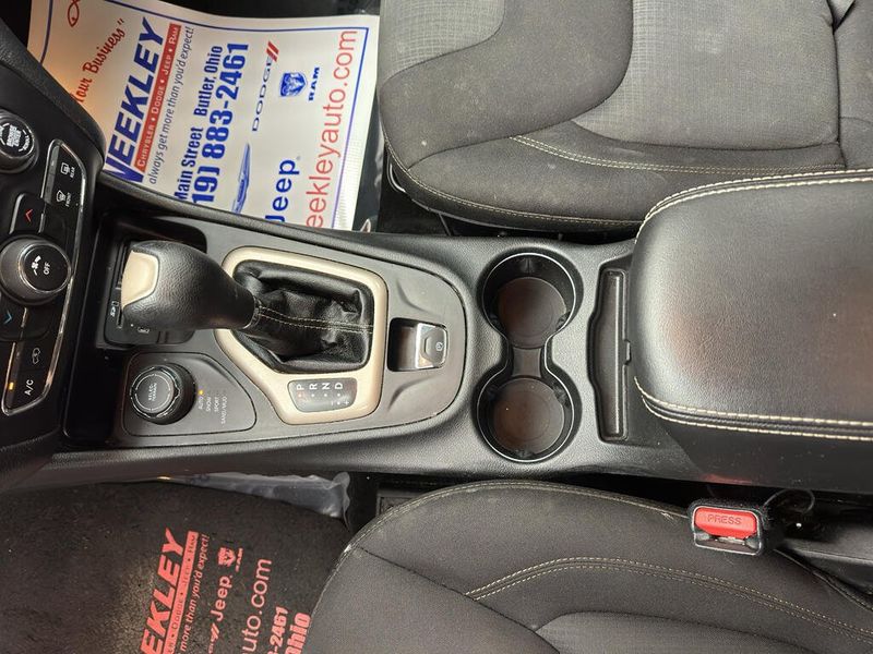 Used 2015 Jeep Cherokee LatitudeImage 10