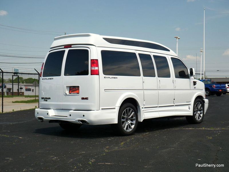 2022 GMC Savana Image 10