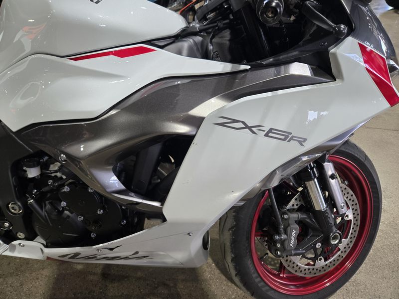 USED 2025 KAWASAKI NINJA ZX6R BASE Image 6