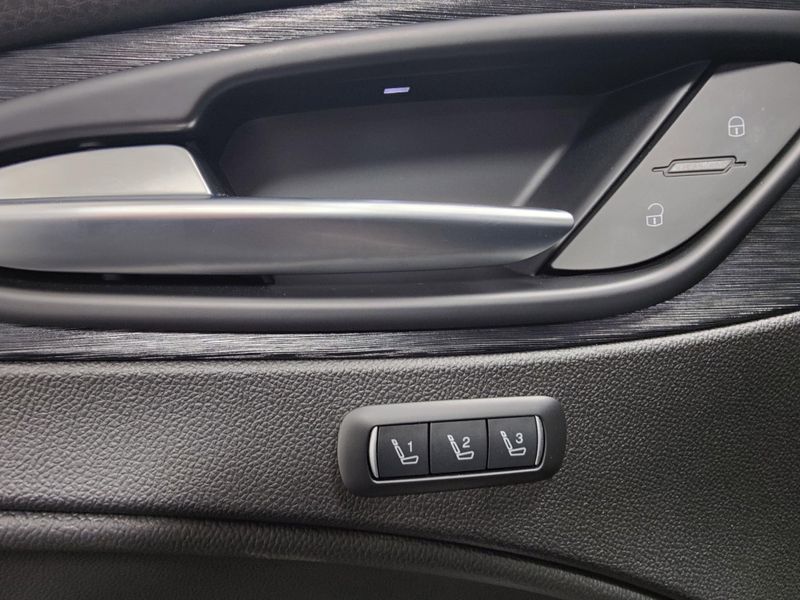2024 Alfa Romeo Stelvio Sprint Q4 AWD w/SunroofImage 19