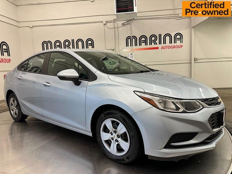 2018 Chevrolet Cruze LSImage 1