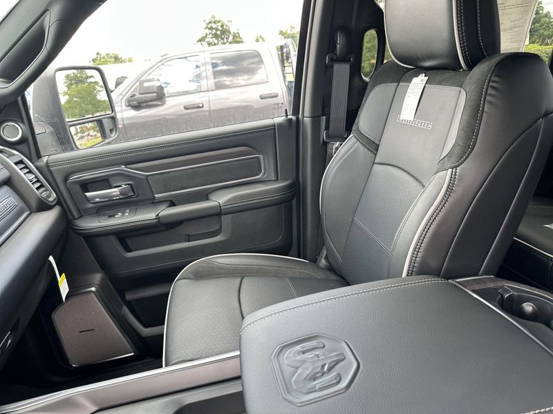 New 2025 RAM 2500 Laramie Crew Cab 4x4 6