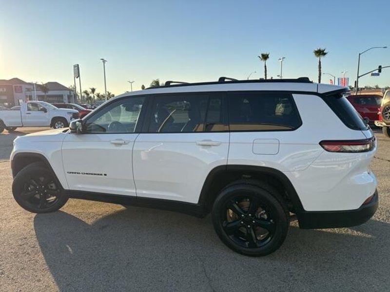 Used 2021 Jeep Grand Cherokee L AltitudeImage 6