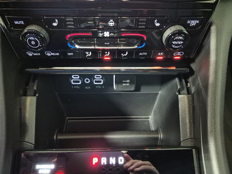 New 2025 Jeep Grand Cherokee L Limited 4x4Image 35