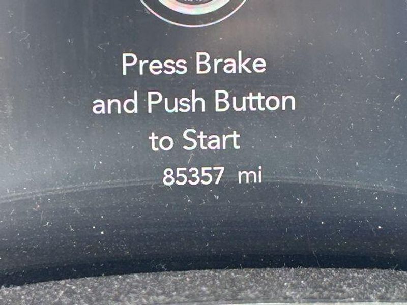 Used 2021 Chrysler Pacifica Touring LImage 5