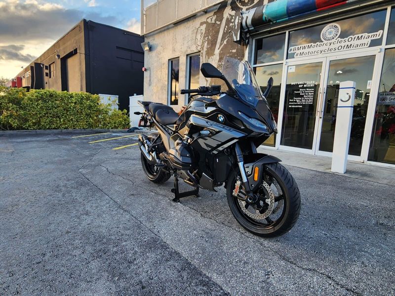 2026 BMW R 1300 RSImage 9