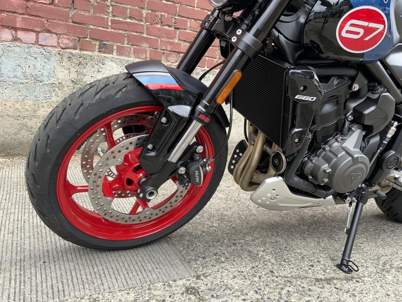 2026 Triumph TRIDENT 660 TRIPLE TRIBUTE EDITION