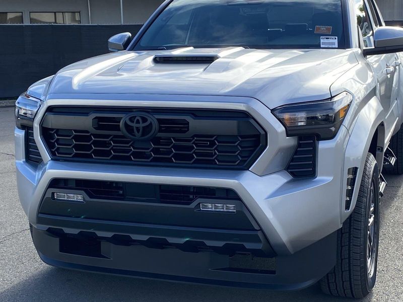 2025 Toyota Tacoma TRD SportImage 7