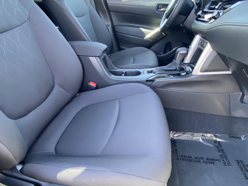 2024 Toyota Corolla Cross LEImage 12