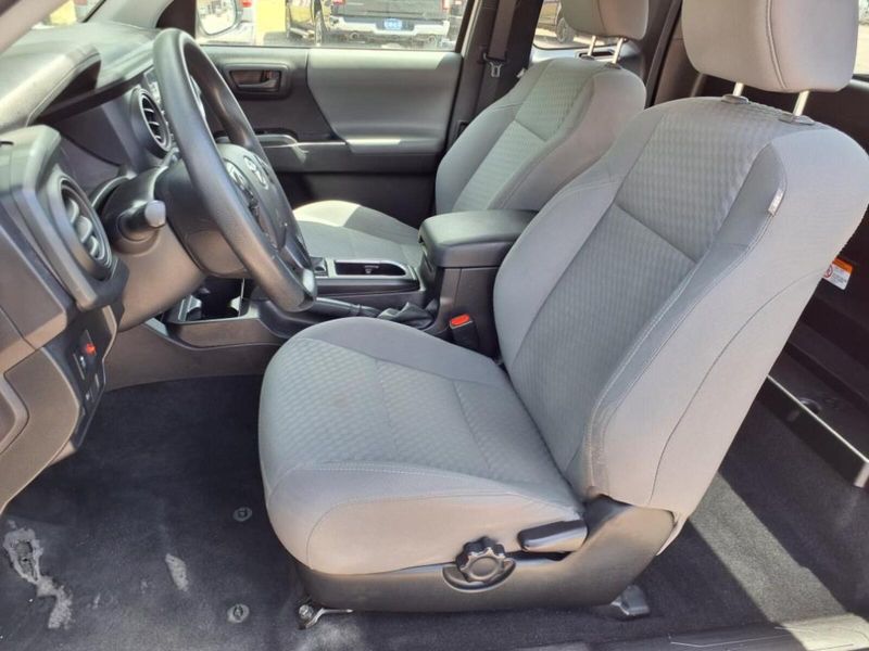 2022 Toyota Tacoma SR photo 21