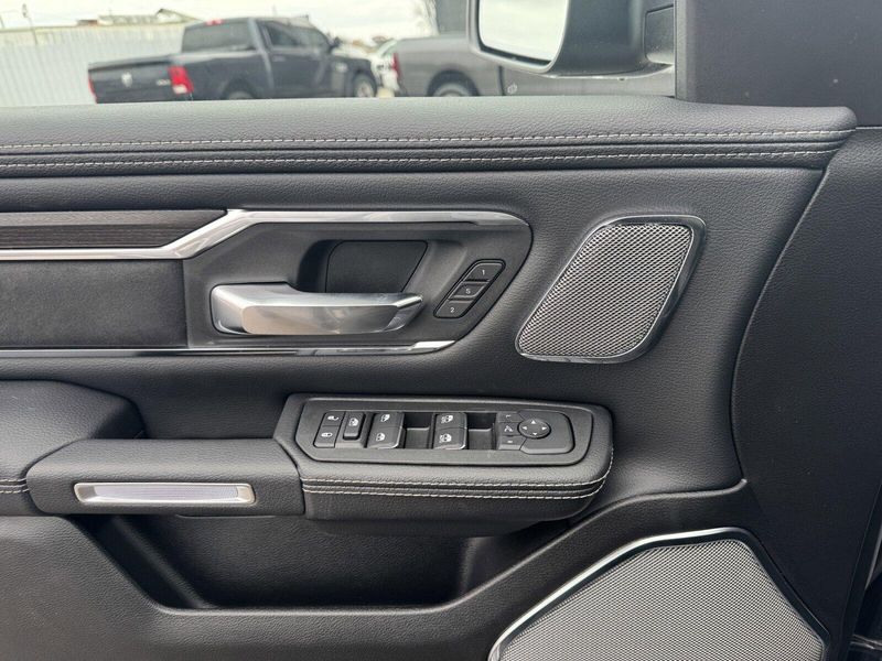 2025 RAM 1500 LaramieImage 17