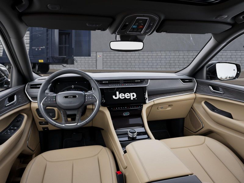 New 2026 Jeep Grand Cherokee Limited 4x2Image 8