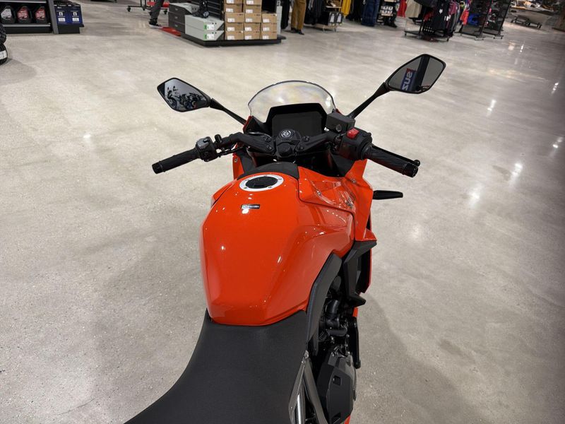 New 2026 Suzuki GSX-8R Image 25