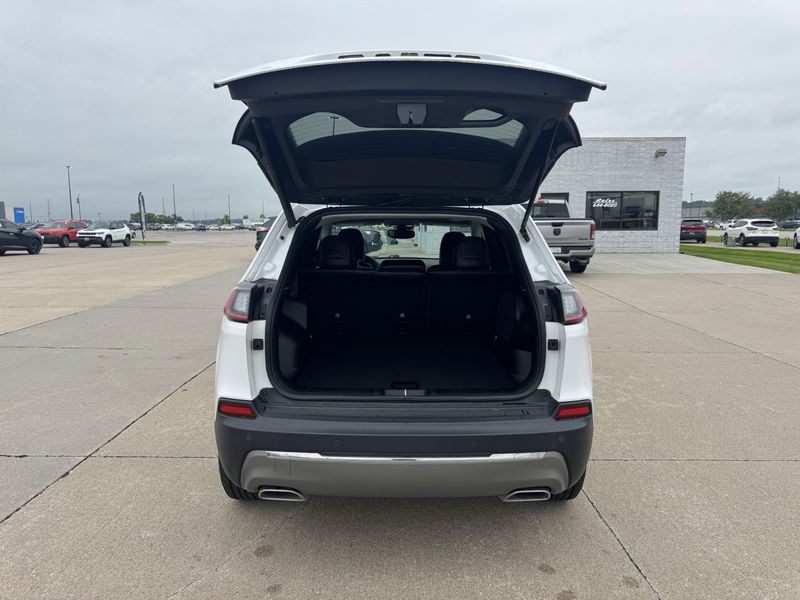 Used 2022 Jeep Cherokee LimitedImage 8