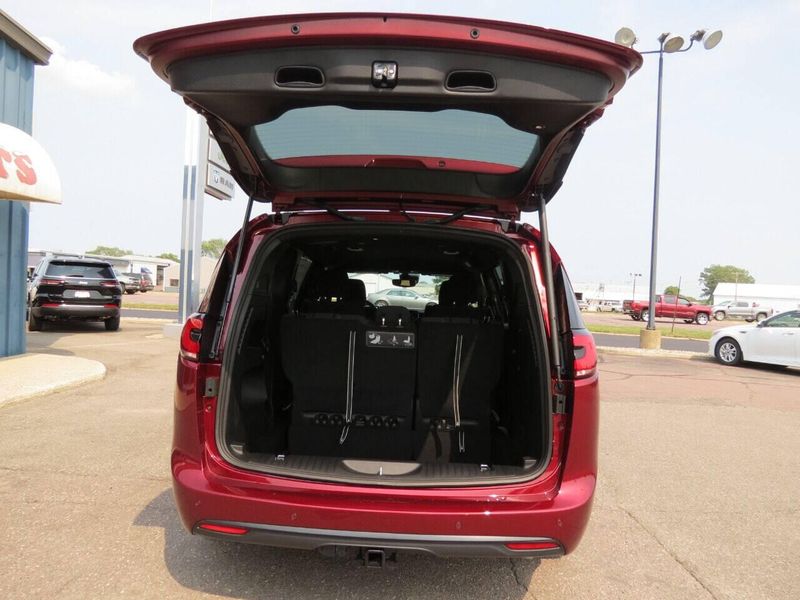 New 2021 Chrysler Pacifica Touring AWD 4dr Mini VanImage 36