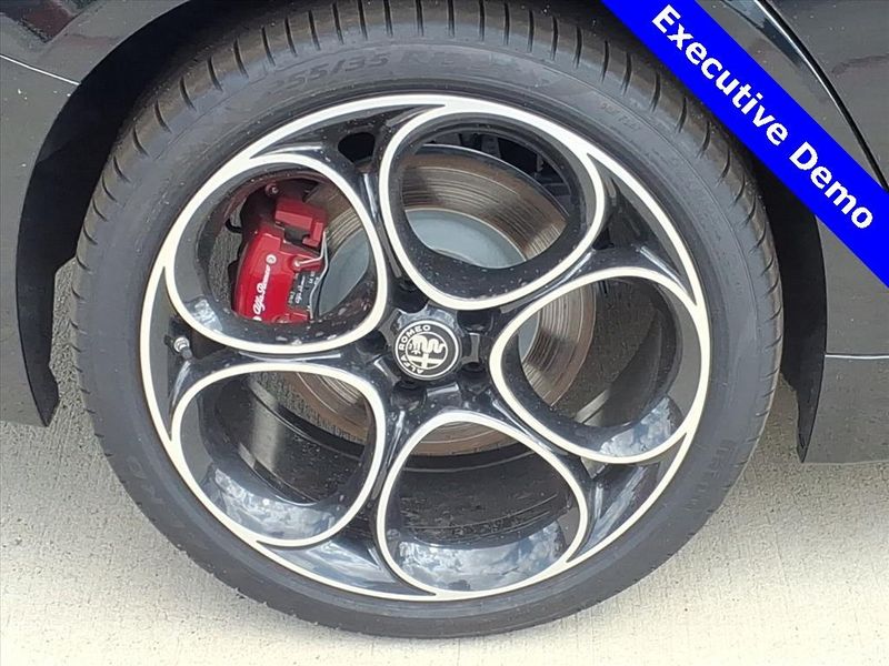 New 2025 Alfa Romeo Giulia RwdImage 6